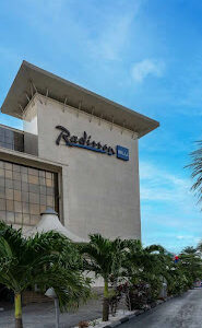 Radisson Blu on the Mainland is a great place to experience with sip and Paint . NG
